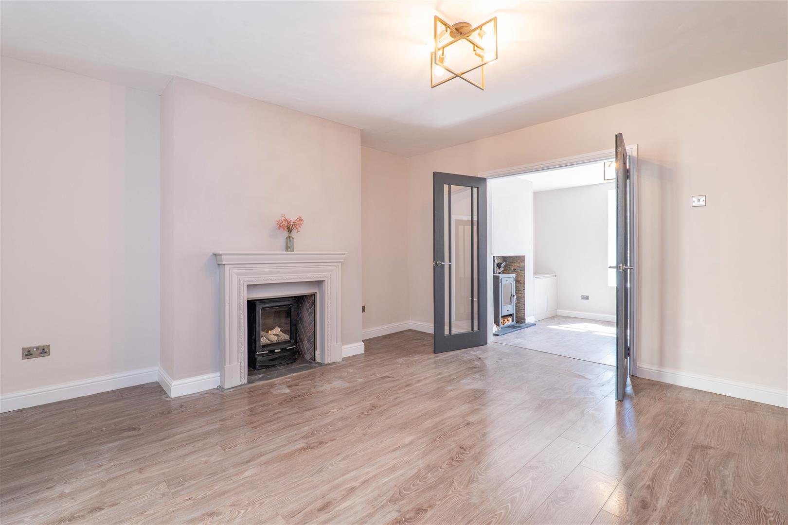 3 bed property in Railway Road, Chorley
